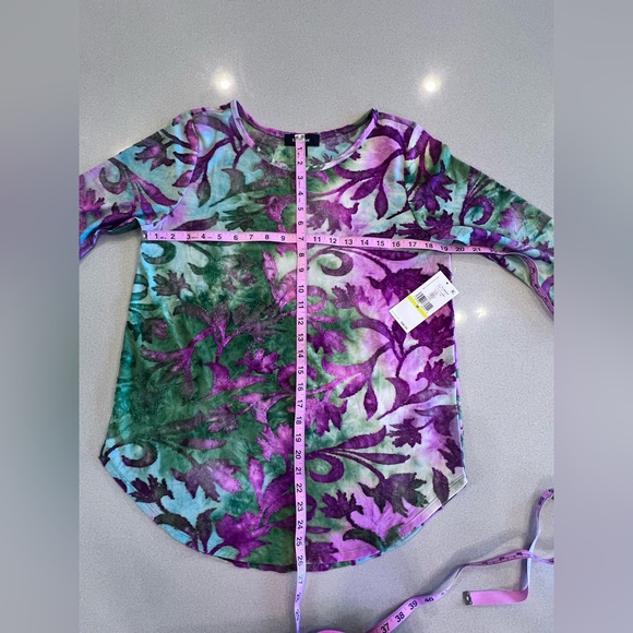 Karen Kane Burnout Floral Print Scoop Neck 3/4 Sleeve Top - Picture 7 of 16